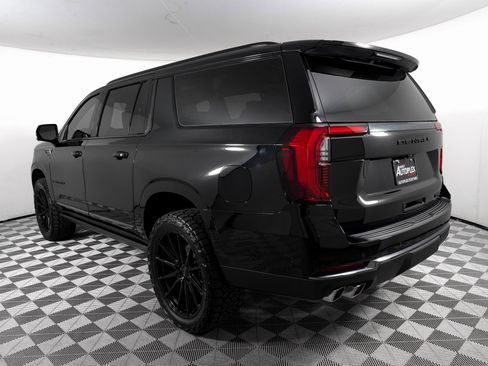 Used 2025 GMC Yukon XL Denali Ultimate image 7