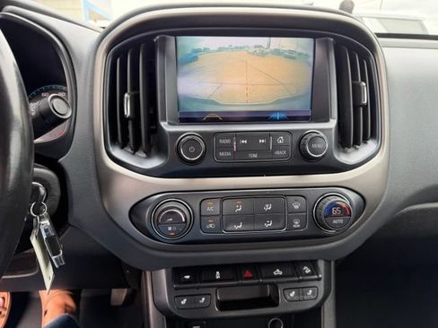 Used 2018 Chevrolet Colorado Z71 RWD image 16