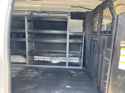 Used 2006 Ford E-250 and Econoline 250 RWD image 12