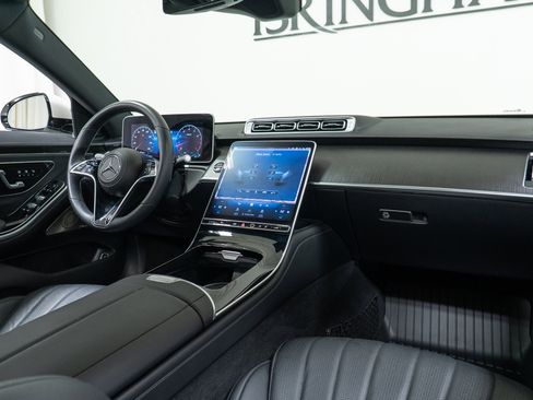 Certified 2022 Mercedes-Benz S 500 4MATIC w/ AMG Line Package image 14