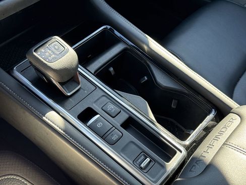 Used 2024 Nissan Pathfinder SL w/ SL Premium Package image 26