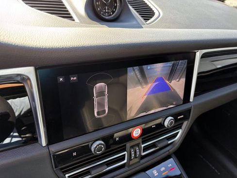 Certified 2025 Porsche Macan image 35