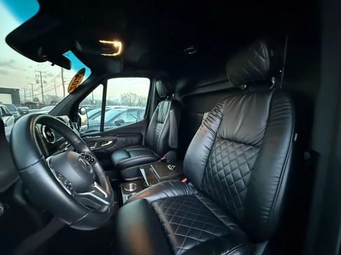 Used 2021 Mercedes-Benz Sprinter 3500 w/ Comfort Plus Package image 25