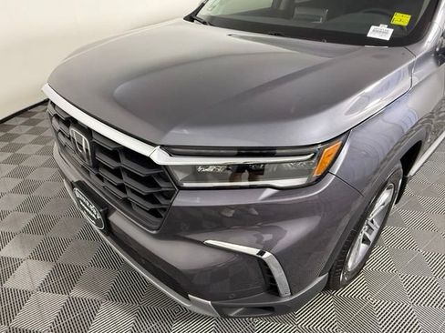 Used 2025 Honda Pilot EX-L image 10