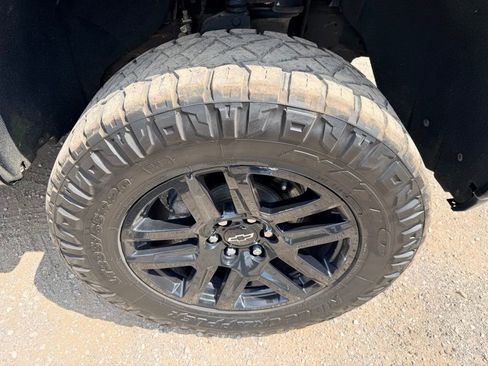 Used 2021 Chevrolet Silverado 1500 LT Trail Boss w/ Bed Protection Package AWD/4WD image 9