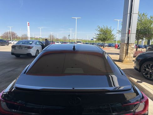 Used 2025 Toyota Camry SE w/ Convenience Package image 20