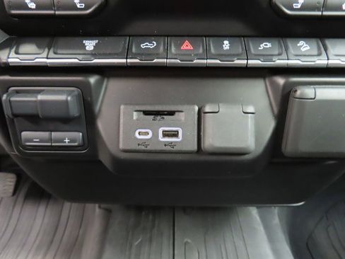 Used 2023 GMC Sierra 2500 SLE AWD/4WD image 47