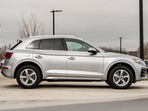 Certified 2023 Audi Q5 2.0T Premium w/ Convenience Package image 3