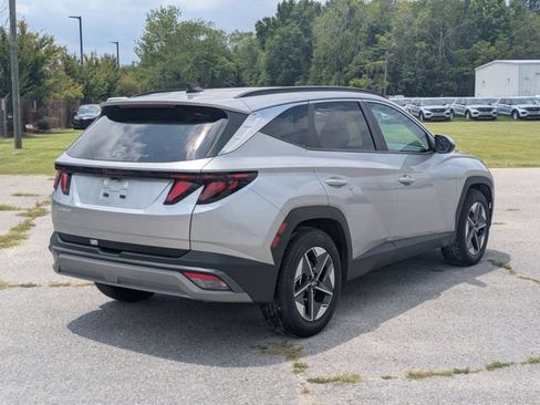 Used 2025 Hyundai Tucson SEL FWD image 3
