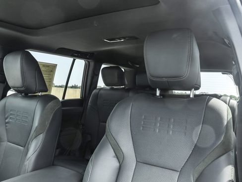 Used 2024 Lexus GX 550 AWD/4WD image 12