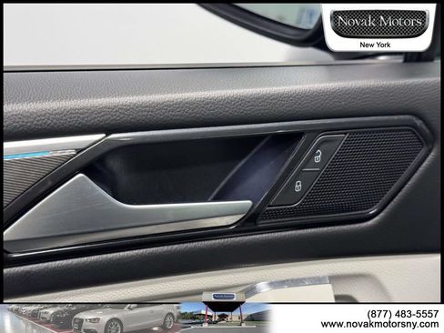 Used 2023 Volkswagen Tiguan SE R-Line AWD/4WD image 15