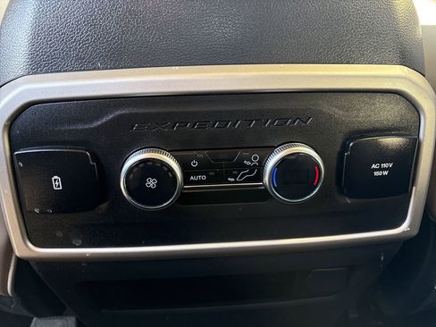Used 2023 Ford Expedition XLT image 10