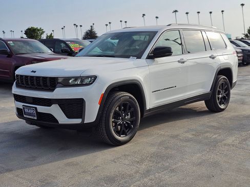 New 2026 Jeep Grand Cherokee L 2WD image 3