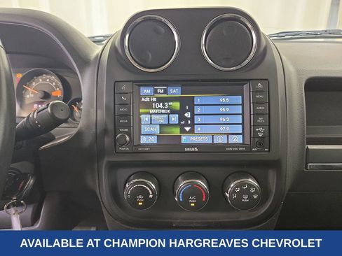 Used 2014 Jeep Patriot Latitude w/ Sun/Sound Group AWD/4WD image 17