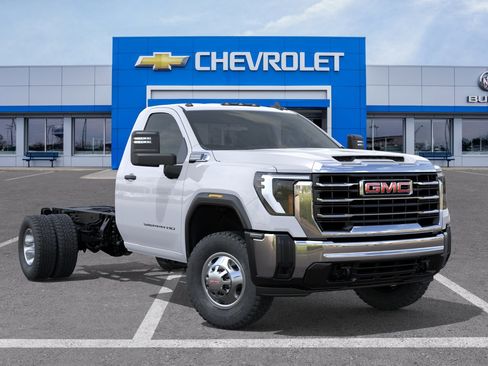 New 2026 GMC Sierra 3500 Pro image 10