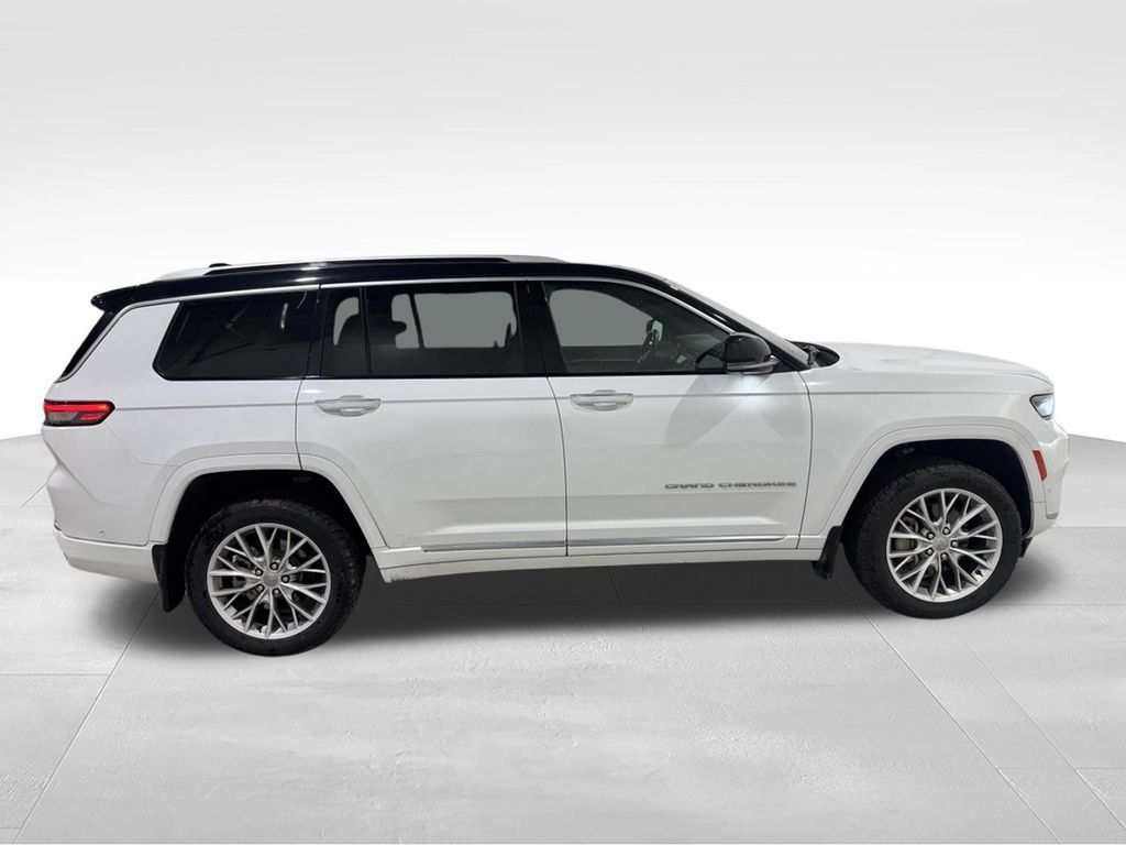 Used 2023 Jeep Grand Cherokee L Summit w/ Rear Seat Video Group I AWD/4WD image 2