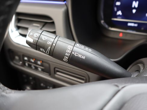 Certified 2023 Chevrolet Suburban Z71 w/ Luxury Package image 24