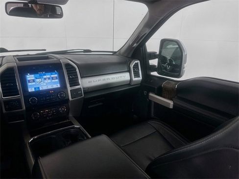 Used 2018 Ford F250 Lariat w/ Chrome Package image 24