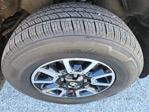 Used 2016 Toyota Tundra SR5 w/ TRD Off Road Package image 4