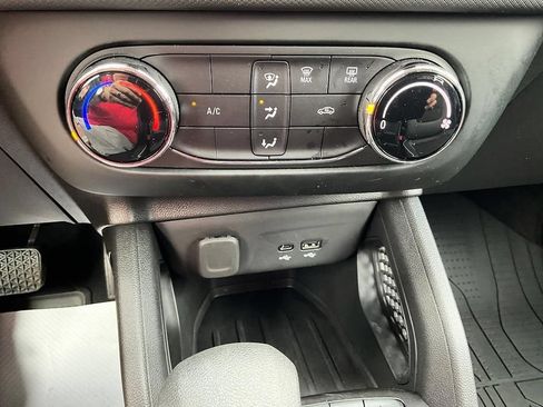 Used 2024 Chevrolet TrailBlazer LS w/ LS Convenience Package AWD/4WD image 38