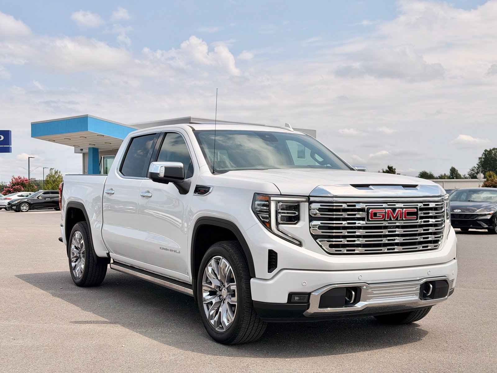 Used 2023 GMC Sierra 1500 Denali AWD/4WD image 7