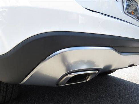 Certified 2020 Mercedes-Benz GLA 250 4MATIC image 33