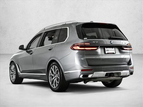 Used 2024 BMW X7 xDrive40i w/ Premium Package image 8