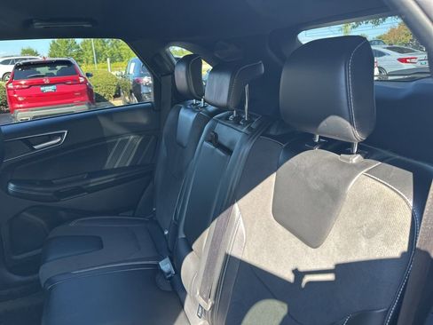 Used 2022 Ford Edge ST image 14