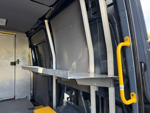 Used 2018 Mercedes-Benz Sprinter 2500 image 14