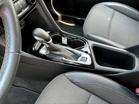 Used 2022 Buick Encore GX Preferred w/ Sport Touring Package FWD image 18