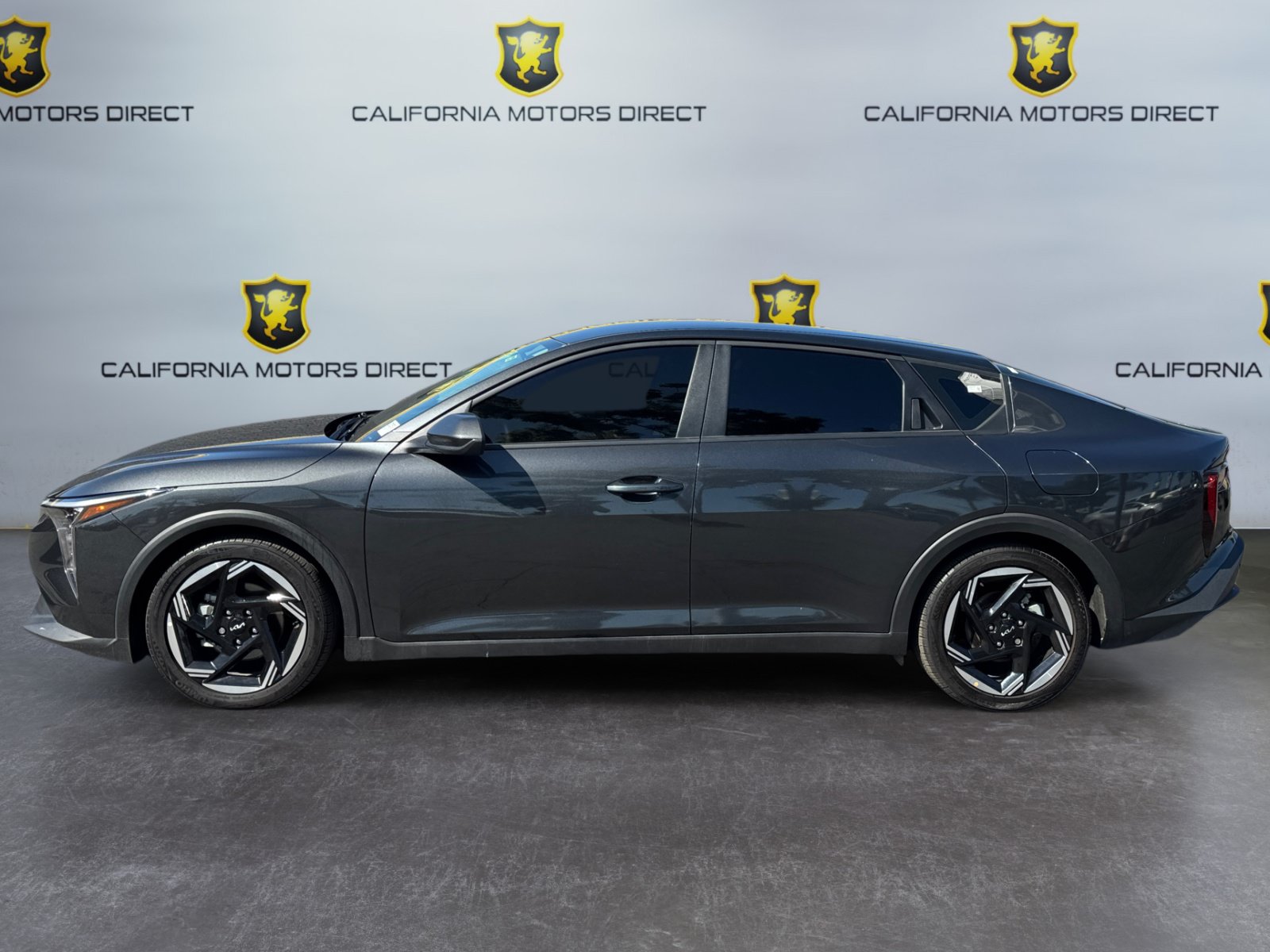 Used 2025 Kia K4 EX FWD image 2