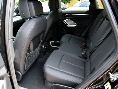 Used 2025 Audi Q3 2.0T Premium image 28