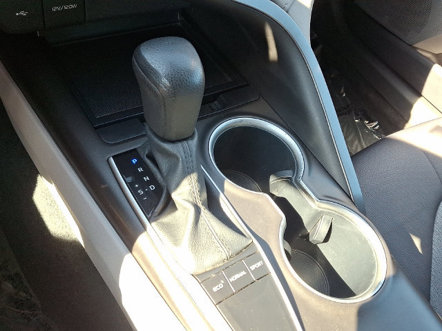 Used 2022 Toyota Camry LE FWD image 14