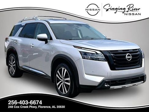 Certified 2023 Nissan Pathfinder Platinum w/ Black Appearance Package AWD/4WD image 1