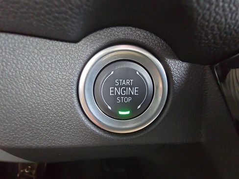 Used 2025 Chevrolet Traverse Z71 AWD/4WD image 17