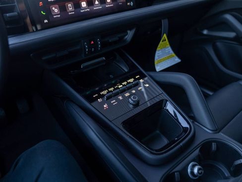 New 2026 Porsche Cayenne Base image 21