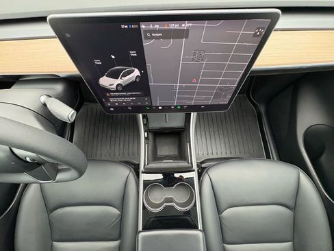 Used 2020 Tesla Model Y Long Range image 19