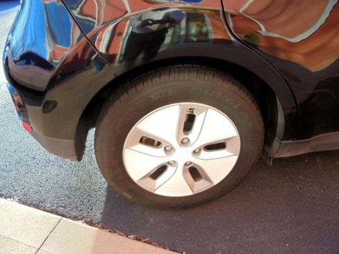 Used 2015 Kia Soul EV + FWD image 26