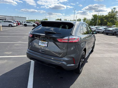 Used 2024 Ford Edge SE w/ Black Appearance Package AWD/4WD image 6
