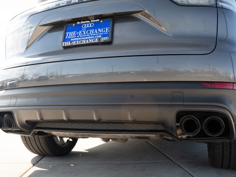 Used 2020 Porsche Cayenne AWD/4WD image 34
