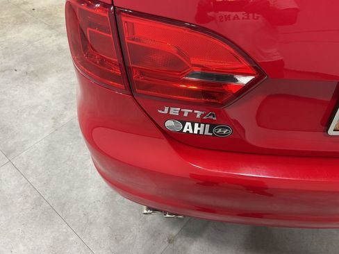 Used 2014 Volkswagen Jetta SE image 44