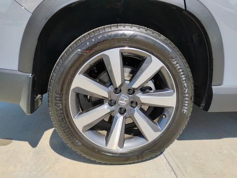 Certified 2025 Honda Pilot Touring image 23