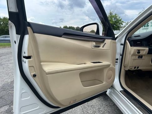 Used 2015 Lexus ES 350 w/ Luxury Package FWD image 5