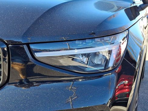 Certified 2025 Volvo XC40 B5 Plus image 9