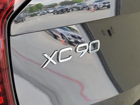 Used 2025 Volvo XC90 B6 Plus AWD/4WD image 9