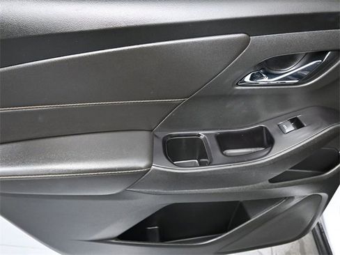 Used 2020 Chevrolet Traverse LT w/ LT Premium Package image 19