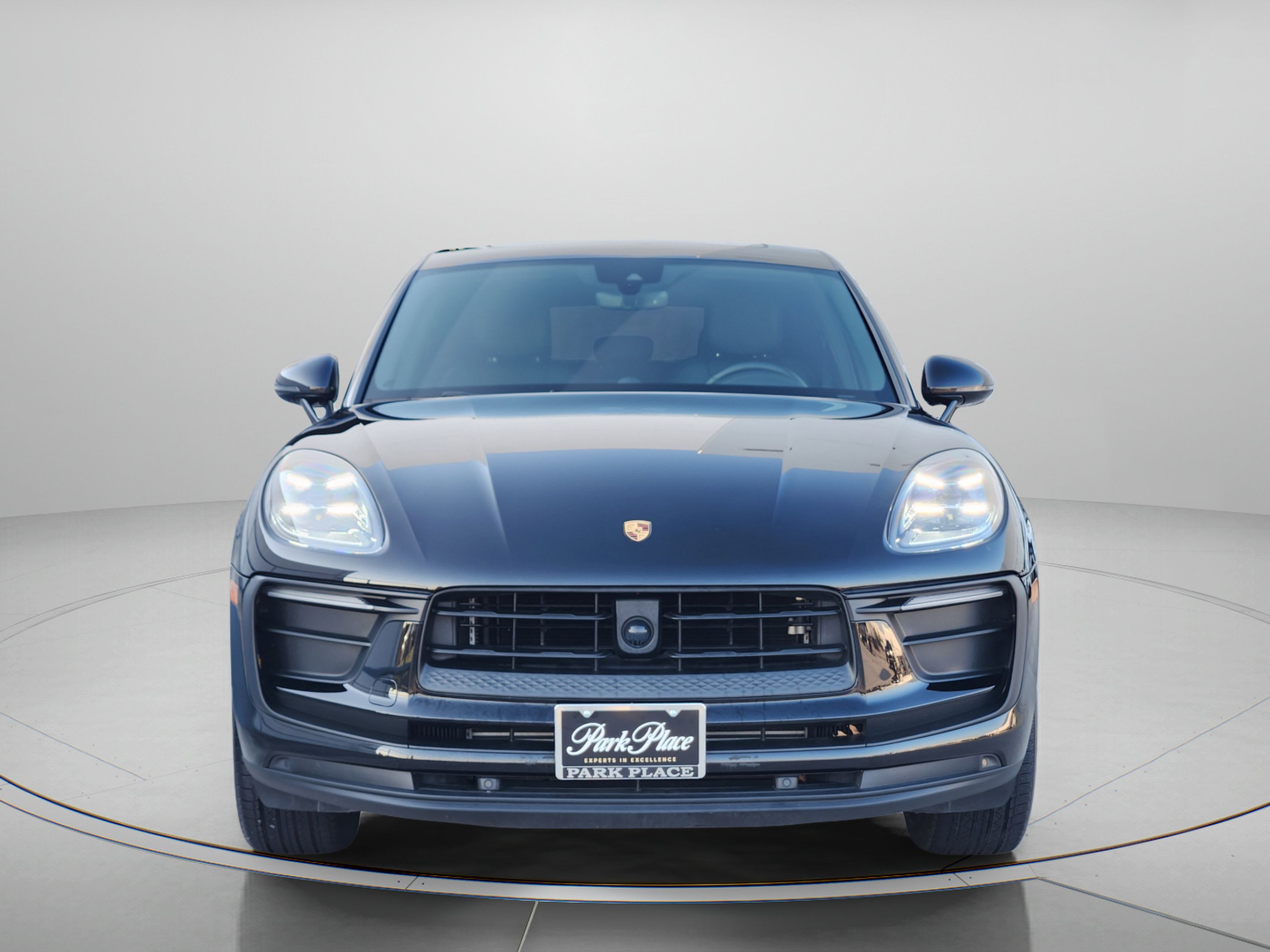 Used 2024 Porsche Macan AWD/4WD image 6