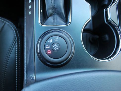 Used 2016 Ford Explorer Limited w/ Equipment Group 301A AWD/4WD image 19