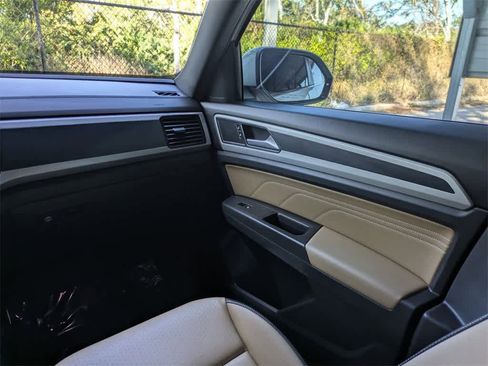 Used 2023 Volkswagen Atlas Cross Sport SE image 22