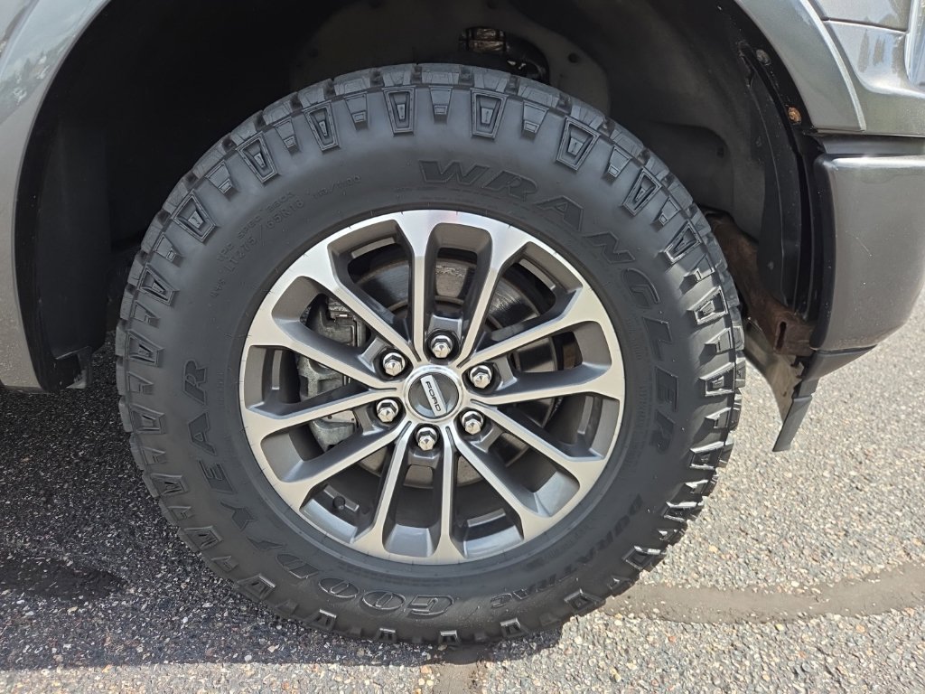 Used 2018 Ford F150 Lariat w/ Equipment Group 502A Luxury AWD/4WD image 45